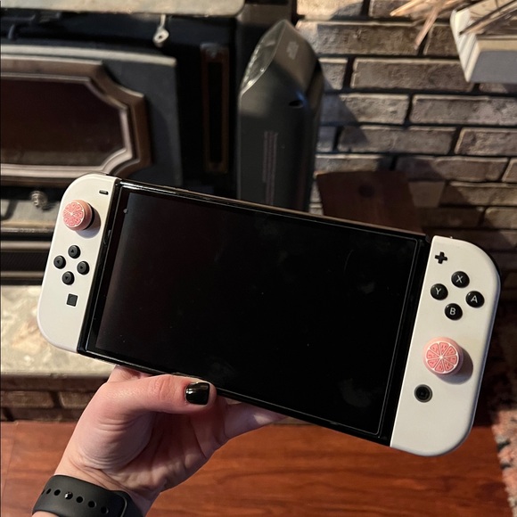 - OLED switch - Picture 3 of 3